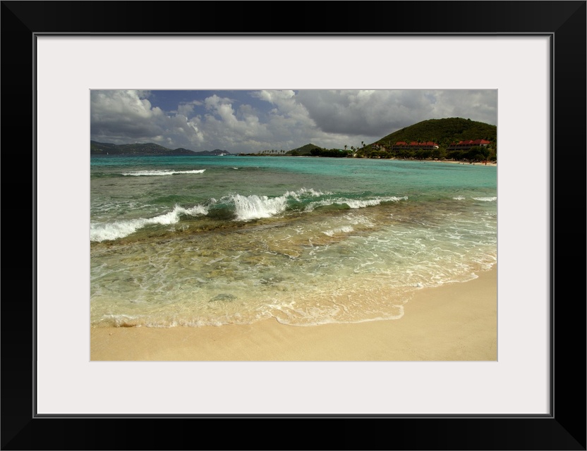 Caribbean, U.S. Virgin Islands, St.Thomas, St. John Bay, Sapphire Beach. View of Sapphire Beach Resort (on right) and isla...