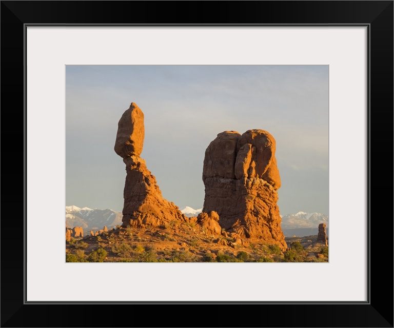 USA, Utah. Arches National Park, Balanced Rock