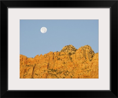 Utah, Zion National Park, Canyon Wall And Full Moon