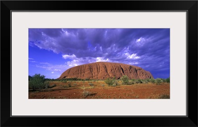 Australia, Northern Territory, Ayers Rock (Uluru), the largest monolith in the world