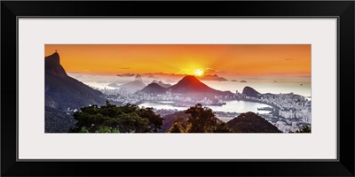 Brazil, Rio de Janeiro, Corcovado, Christ the Redeemer, City at sunrise