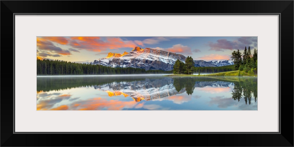 Canada, Alberta, Rocky Mountains, Banff National Park, Two Jack Lake and Mount Rundle.