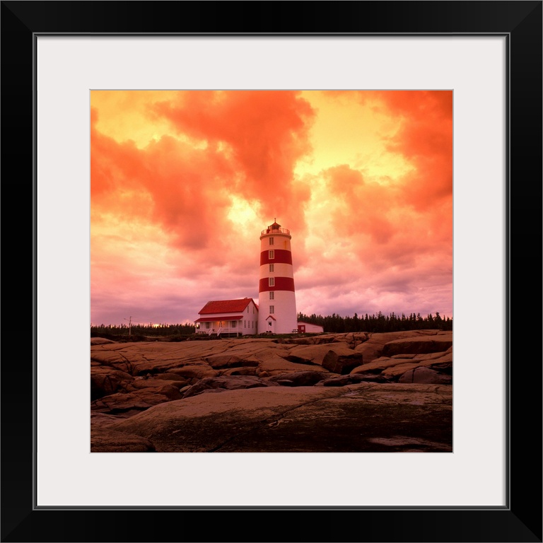 Point Des Monts, Quebec, Canada. 2003. Lighthouse at sunrise..Photo:Alberto Biscaro