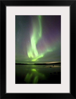 Finland, Lapland, Northern lights reflected in the lake, near Kaaresuvanto