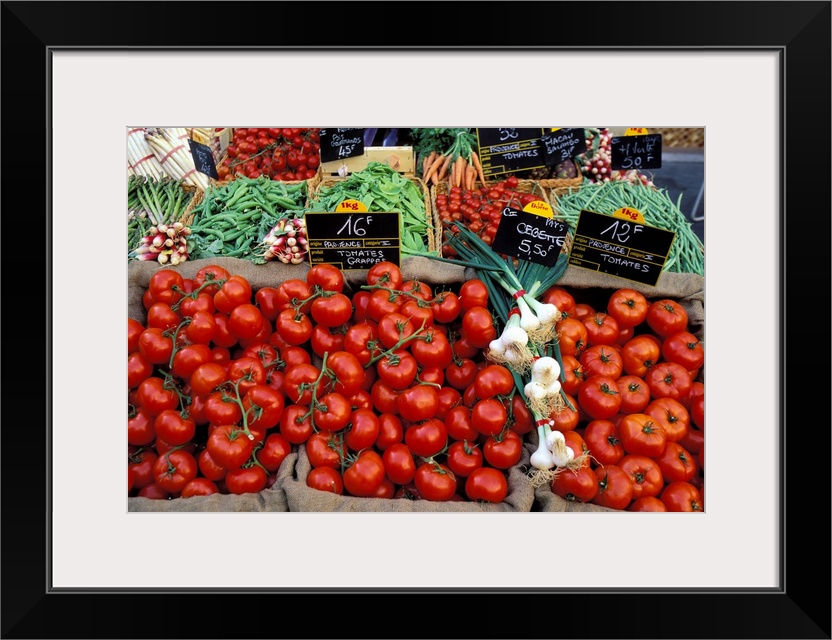 France - Provence - Vaucluse - Isle sur la Sorgue - March.. - Tomates