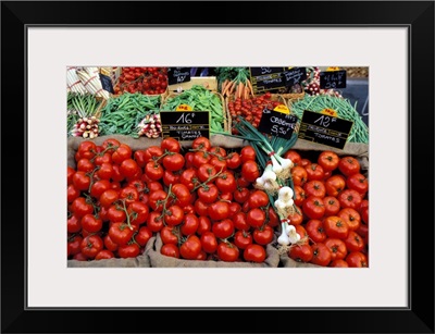 France, Provence, Vaucluse departement, town of Isle sur la Sorgue, market