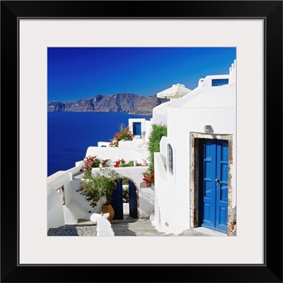 Greece, Aegean islands, Cyclades, Santorini, traditional houses and the crater