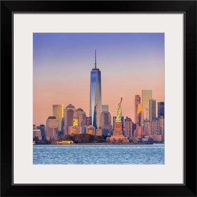 Hudson, Manhattan, Liberty Island, Statue Of Liberty And One World Trade Center