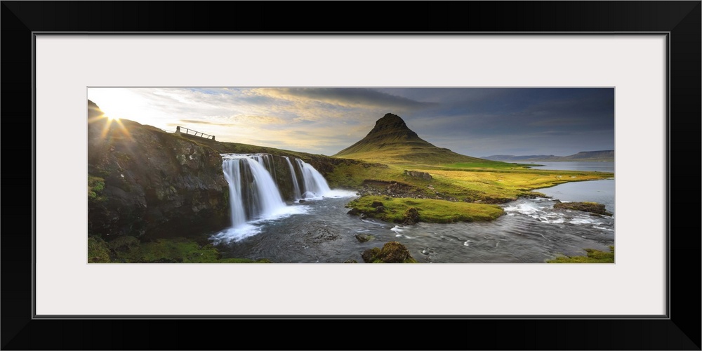 Iceland, West Iceland, Vesturland, Kirkjufell mountain.