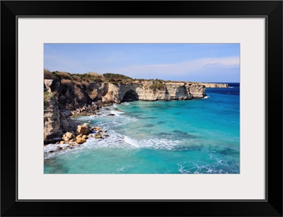 Italy, Apulia, Otranto, Coastal landscape with the white cliffs at Baia dei Turchi