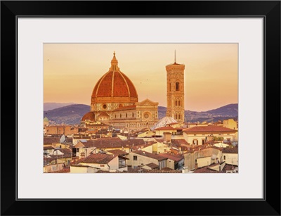 Italy, Florence, Duomo Santa Maria del Fiore, Duomo and Giotto's Bell Tower at sunset