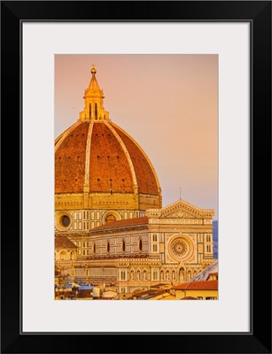 Italy, Florence, Duomo Santa Maria del Fiore, Duomo at sunset