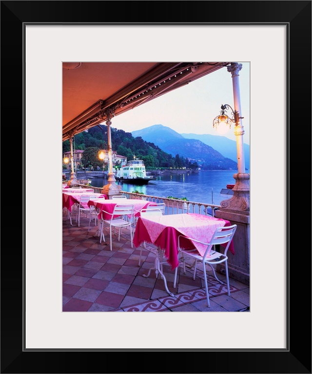 Italy, Lake Como, Lake front