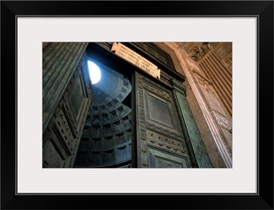Italy, Latium, Rome, Pantheon, wooden gate