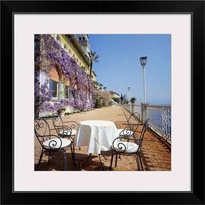 Italy, Lombardy, Gardone Riviera, Grand Hotel, wisteria at the terrace