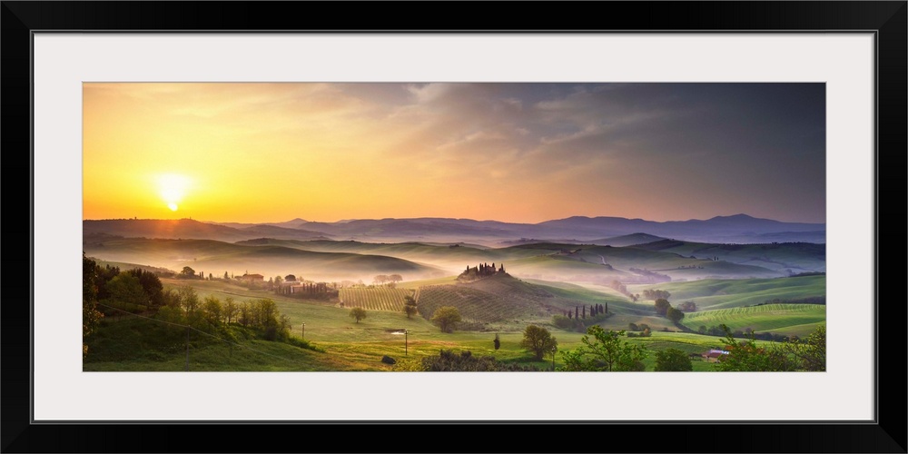 Italy, Tuscany, Siena district, Orcia Valley, San Quirico d'Orcia, Dawn.