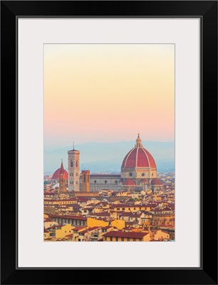 Italy, Tuscany, Florence, Duomo Santa Maria del Fiore, Florence Cathedral at sunrise