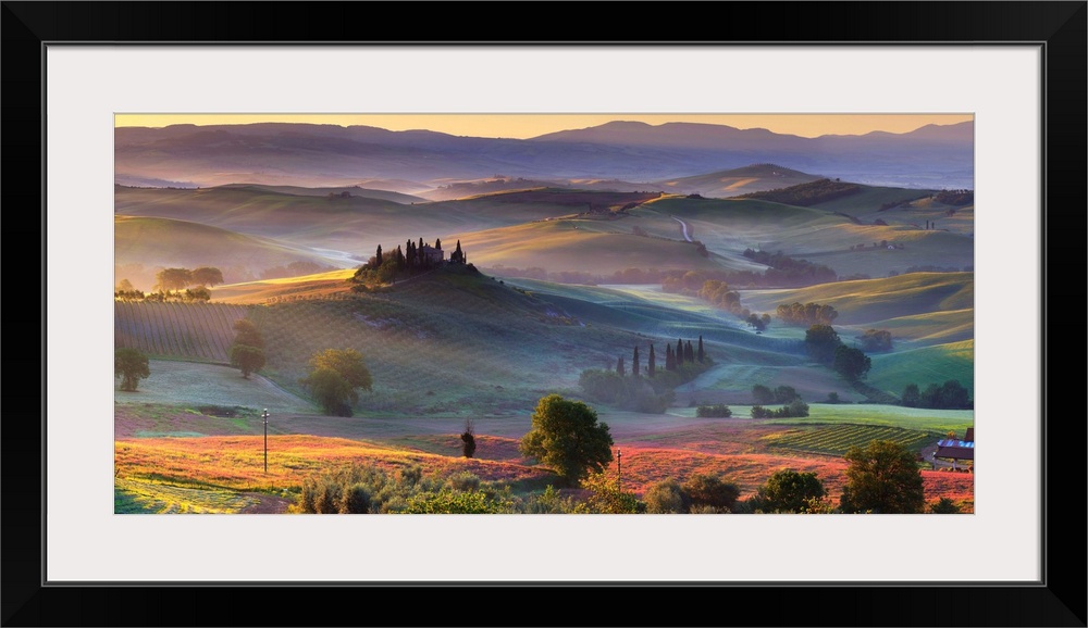 Italy, Tuscany, Orcia Valley, San Quirico d'Orcia, Casolare belvedere