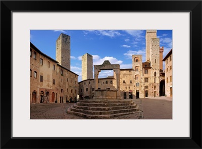 Italy, Tuscany, San Gimingnano, Old town, square