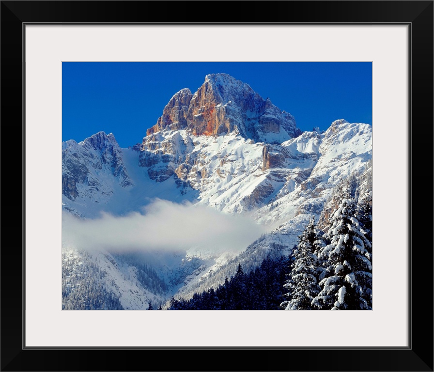 Italy, Veneto, Dolomites, Alps, Natural Park of the Ampezzo Dolomites, Cadore, Cortina d'Ampezzo, Croda Rossa, view from C...