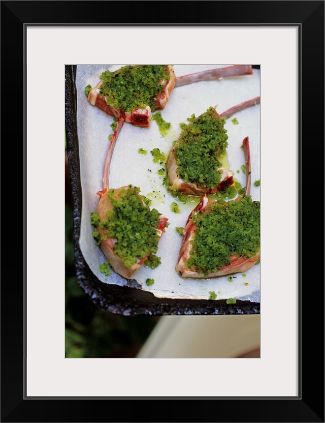 Italy, Italia, Molise, Campobasso, Vecchia Trattoria da Tonino restaurant, preparation of lamb cutlets