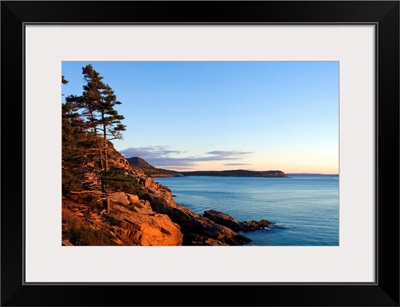 Maine, Mount Desert Island, Acadia National Park, Dawn at Otter Cliffs