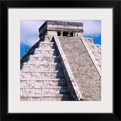 Mexico, Caribbean, Yucatan, Chichen Itza, Kukulkan Pyramid also called El Castillo
