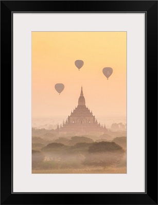 Myanmar, Mandalay, Bagan, Sulamani Temple At Sunrise With Balloons In The Sky