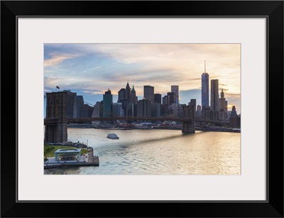 New York City, Brooklyn, Dumbo, Brooklyn Bridge, Manhattan skyline at sunset