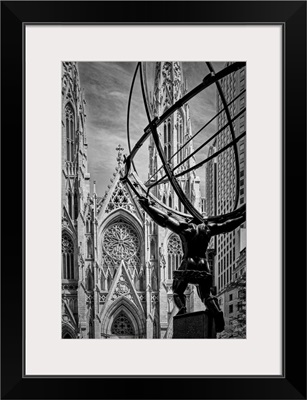 New York, Manhattan, Rockefeller Center's Atlas Sculpture, Saint Patrick's Cathedral