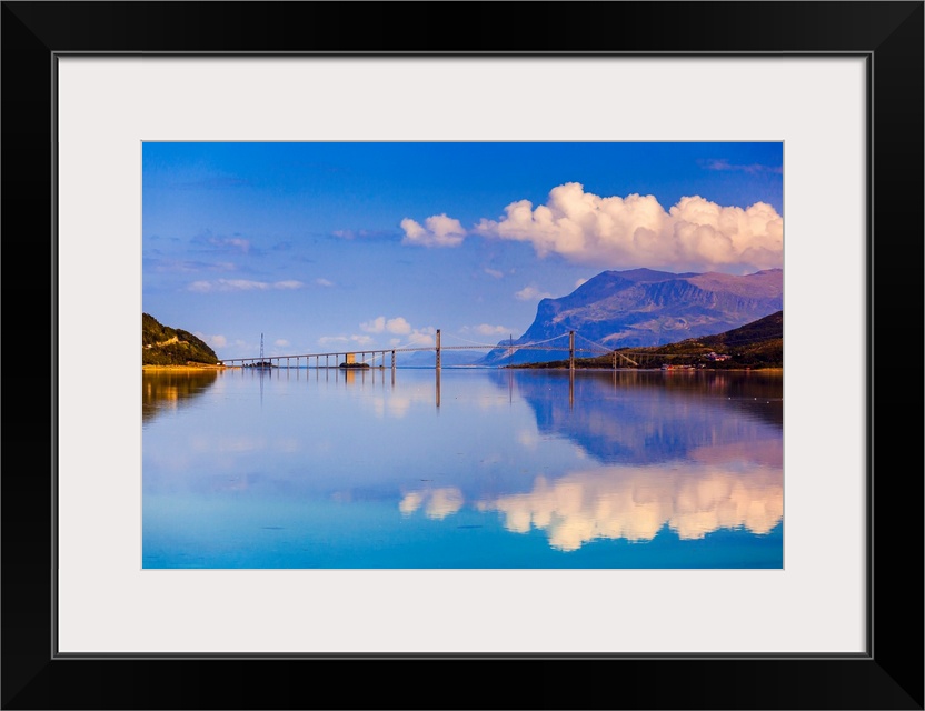 Norway, Nordland, Scandinavia, Lofoten Islands, Bridge near Steinsland.