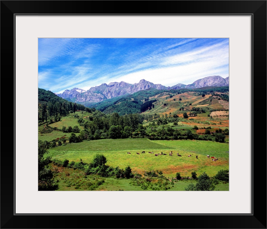 Spain, Cantabria, Limestone scenery