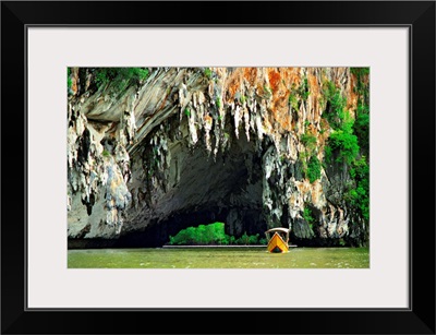 Thailand, Ko Pha Ngan, The sea grotto of Tham Lod
