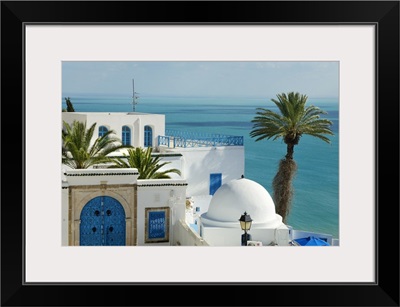 Tunisia, Tunis, Sidi Bou Said, White walled houses overlooking the Gulf of Tunis