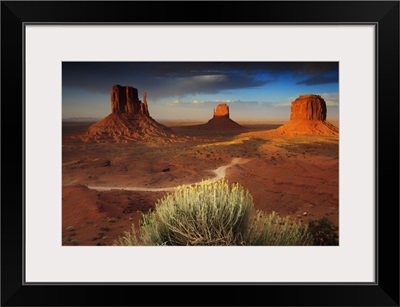 United States, Arizona, Monument Valley Tribal Park, Sunset on the Buttes