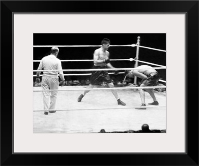 Jack Dempsey's famous crouching attack in the fourth round against Gene Tunney