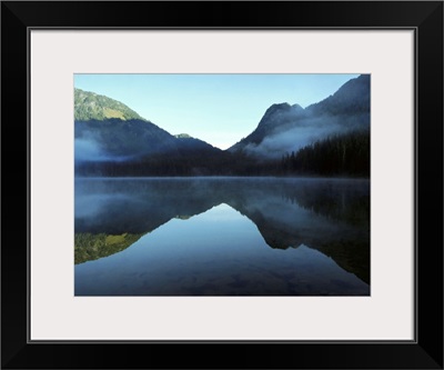 Canada, British Columbia, Whistler, Madely Lake, cover with fog
