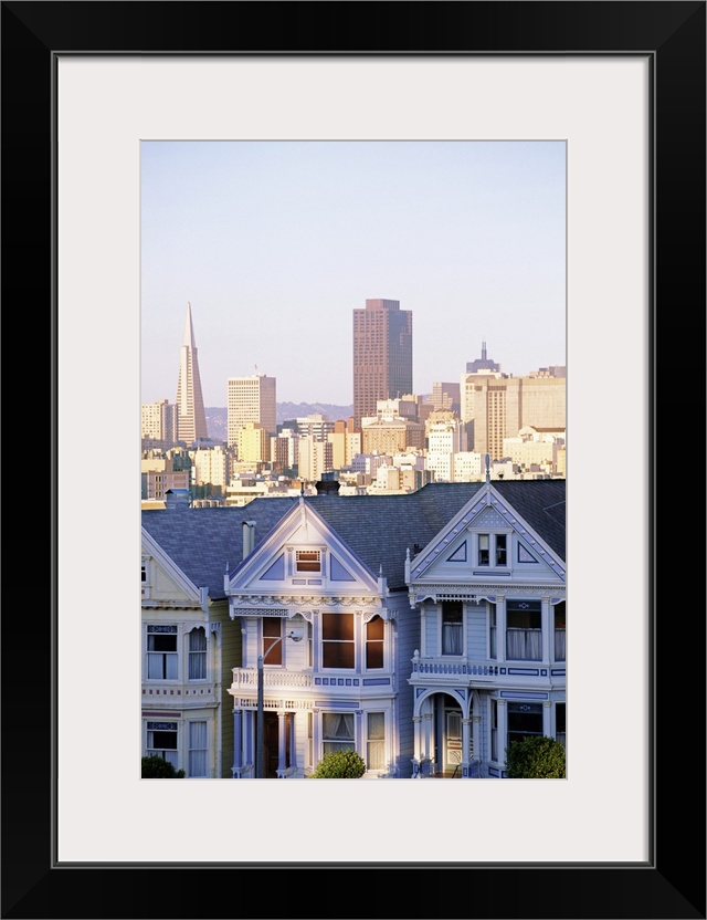 Houses with skyscraper skyline behind it, Alamo Square, San Francisco