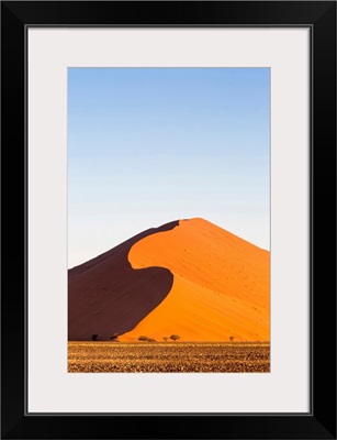 Africa, Namibia, Namib Desert, Sossusvlei, dunes at sunrise