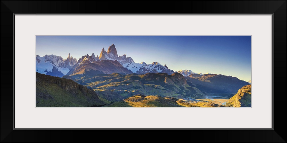 Argentina, Patagonia, El Chalten, Los Glaciares National Park, Cerro Torre and Cerro Fitzroy Peaks