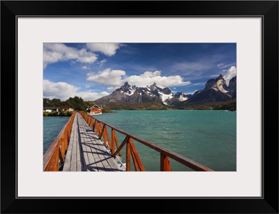 Chile, Magallanes Region, Torres del Paine National Park, footbridge