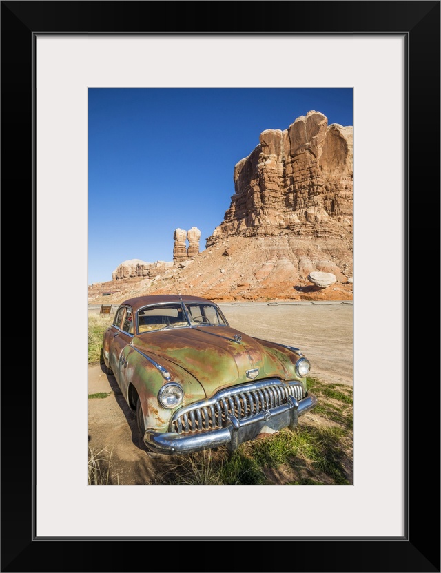 Classic 50's Car, Twin Rocks, Cow Canyon Trading Post, Bluff, Utah, USA