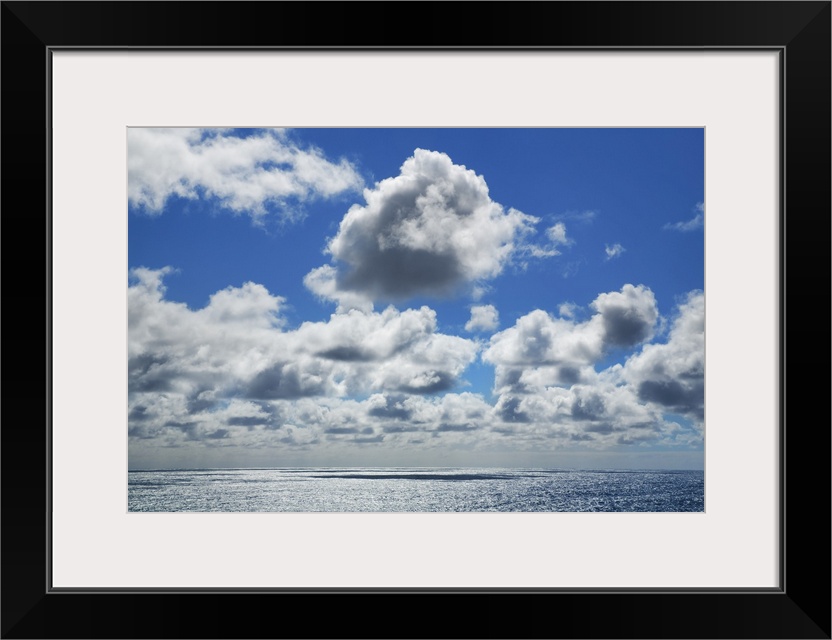 Cloud impression at ocean. Australia, Western Australia, Southwest, Leeuwin Naturaliste National Park, Injidup. Yallingup....