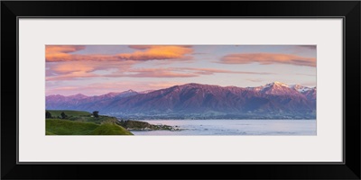 Elevated view over dramatic landscape at sunrise, Kaikoura, South Island, New Zealand