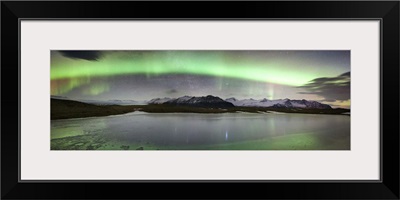 Iceland, South Iceland, Aurora Borealis in Jokulsarlon lagoon
