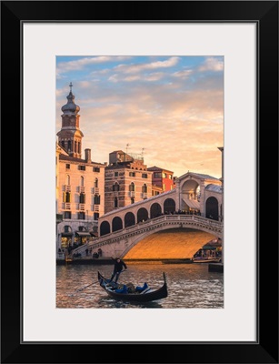 Rialto Bridge, Venice, Veneto, Italy.