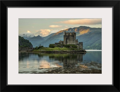 Scotland, Dornie, Eilean Donan Castle, west