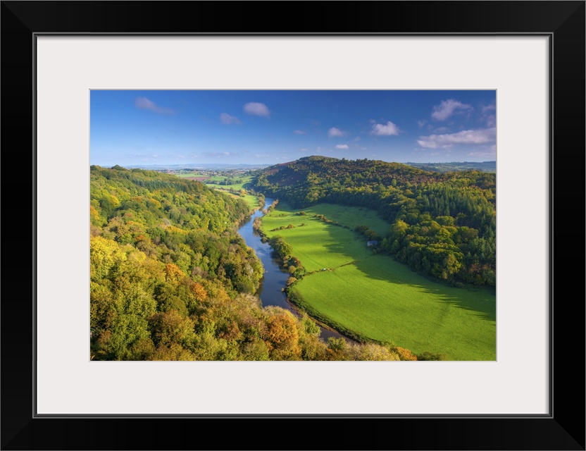 UK, England, Herefordshire, view north along River Wye from Symonds Yat Rock