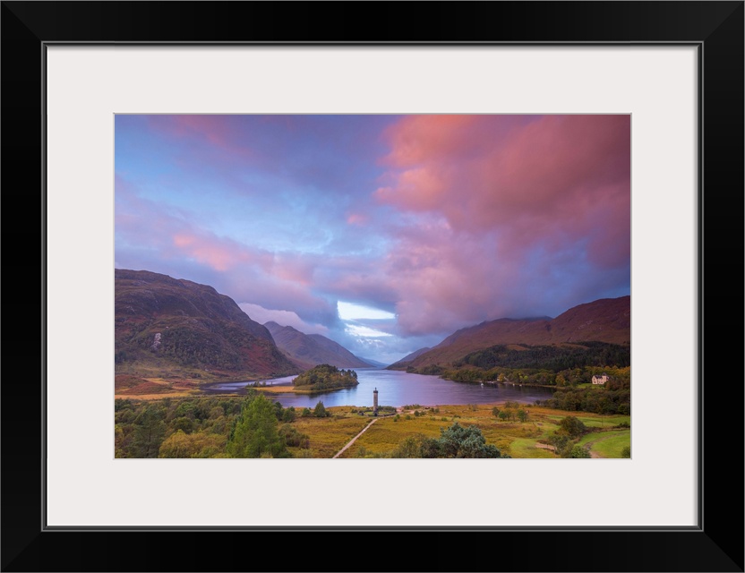 UK, Scotland, Highland, Loch Shiel, Glenfinnan, Glenfinnan Monument to the 1745 landing of Bonnie Prince Charlie at the st...