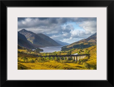 UK, Scotland, Highland, Loch Shiel, Glenfinnan, Glenfinnan Railway Viaduct